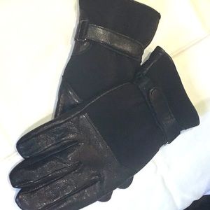 GOVES, Black leather